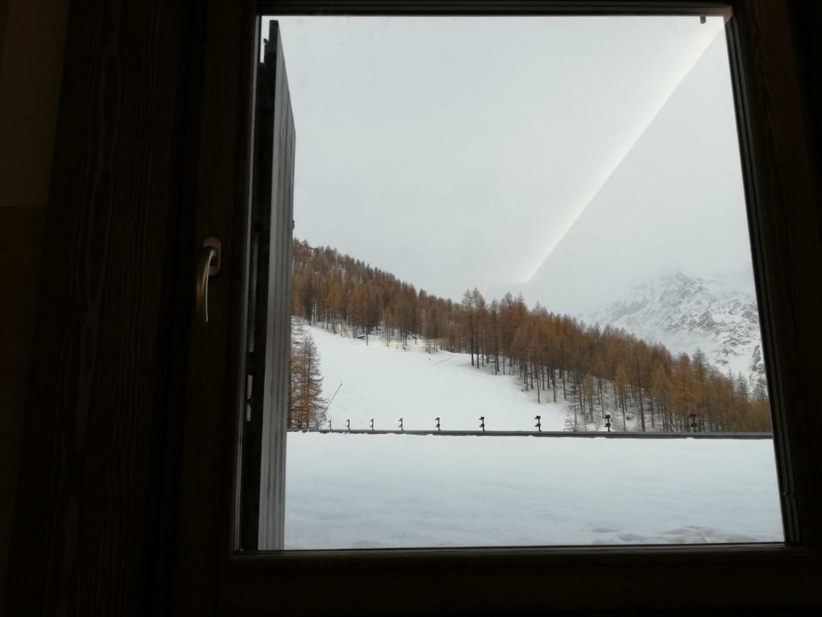Cervinia Ski In Ski Out - Studio On The Slopes เบรยล์-แชร์วิเนีย ภายนอก รูปภาพ