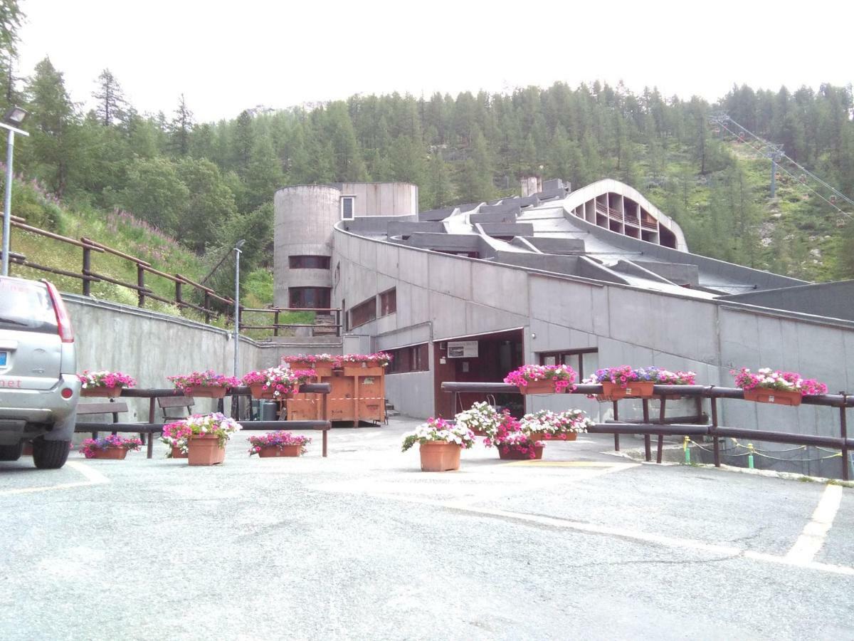Cervinia Ski In Ski Out - Studio On The Slopes เบรยล์-แชร์วิเนีย ภายนอก รูปภาพ