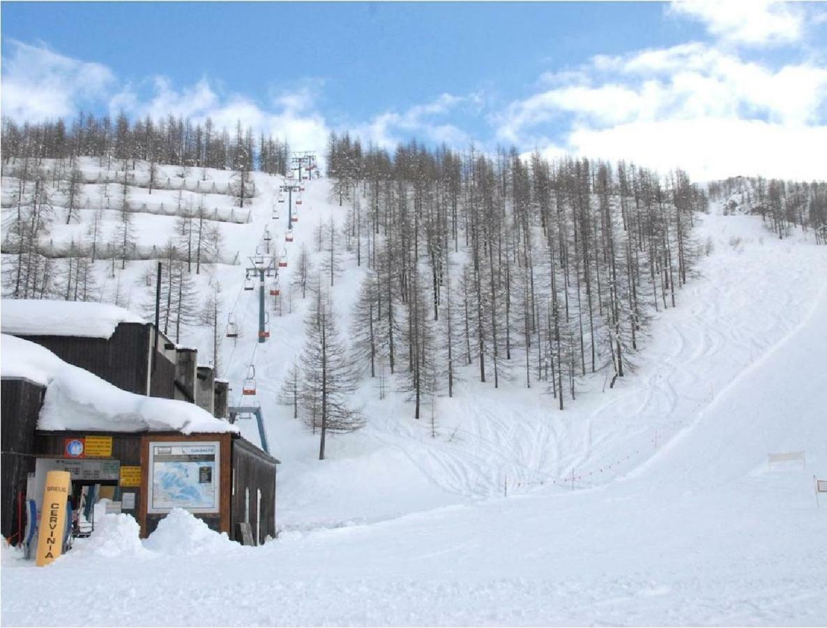 Cervinia Ski In Ski Out - Studio On The Slopes เบรยล์-แชร์วิเนีย ภายนอก รูปภาพ